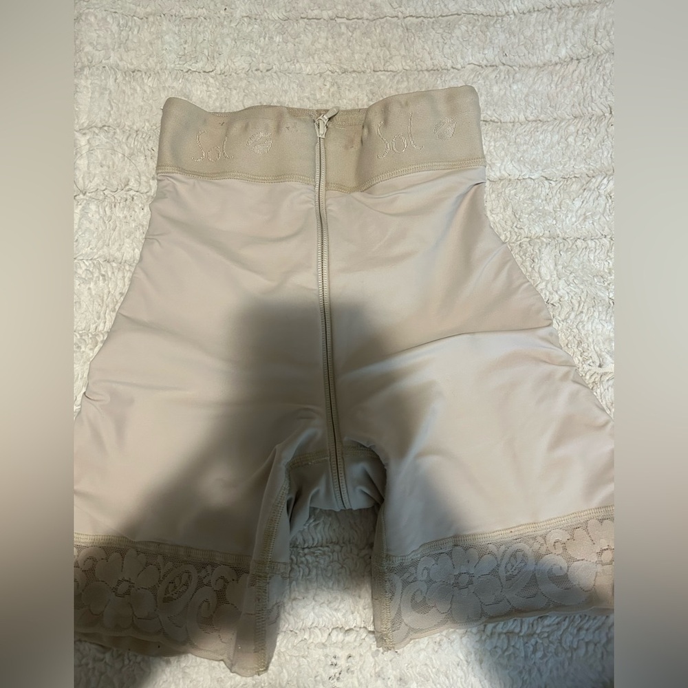 Short silueta de sirena talle alto de Sol Beauty And Care